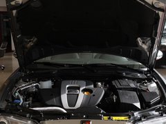 上汽荣威  1.8T 自动 发动机局部特写