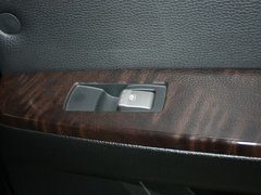 荣威W5 2011款 1.8T 自动 四驱豪域版 5座