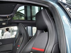 奔驰(进口)  A180 1.6T DCT 驾驶席座椅头枕特写