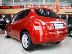 东风日产  1.6L CVT 车辆左后45度视角