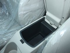标致408 2011款 1.6L 手动 舒适版