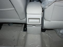标致408 2011款 1.6L 手动 舒适版