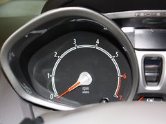 嘉年华 2011款 两厢 1.5L 自动 时尚型