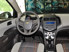 爱唯欧 2011款 三厢 1.4SL 手动 