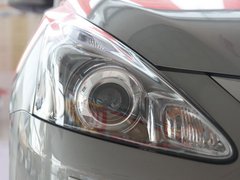东风日产  新骐达 1.6T M-CVT 车辆大灯细节