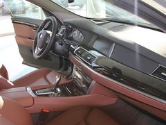 宝马(进口)  535i 3.0T  AT 中控台右侧