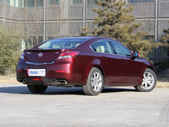 謳歌  TL 3.5 AT 車(chē)輛右側(cè)尾部視角