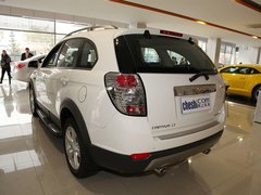 雪佛兰(进口) 科帕奇 2.4 AT 车辆左后45度视角