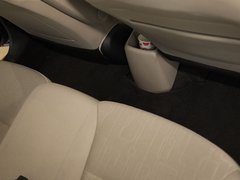 起亚K2 2011款 1.4L 自动 TOP