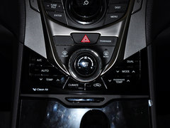 雅尊 2011款 2.4L 自動 旗艦型