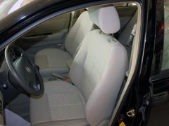 吉利英伦汽车  SC7节能版 1.5 MT 驾驶席座椅前45度视图