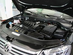 一汽-大众  迈腾 3.0FSI DSG 发动机主体特写