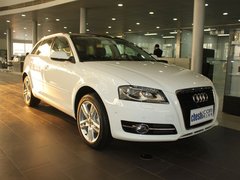 奥迪(进口)  A3 Sportback 1.4T 车辆右侧45度角