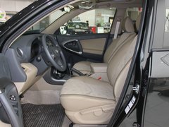 一汽丰田  RAV4 2.0 AT 驾驶席座椅正视图