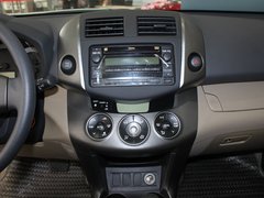 一汽丰田  RAV4 2.0 AT 中控仪表台总特写