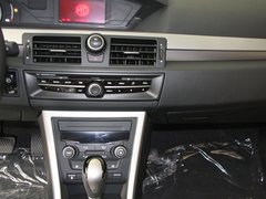 MG  MG6 掀背 1.8T AT 中控台中央特写