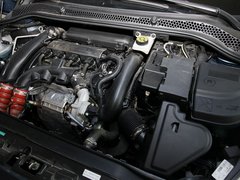 标致(进口)  RCZ 1.6T 自动 发动机主体特写