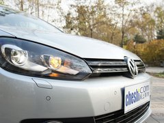 大众(进口)  高尔夫Variant 1.4TSI DSG 车辆右前大灯45度视角