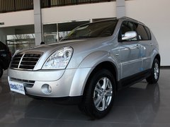 双龙汽车  RX320 3.2 AT 车辆左前45度视角