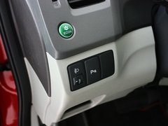 东风本田 思域 1.8L AT 方向盘左后仪表台
