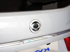 享御 2011款 2.0 自动 四驱豪华导航版 5座