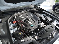 华晨宝马  523Li 2.5 AT 发动机局部特写