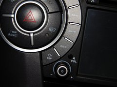 爱腾 2011款 2.0T 自动 两驱豪华导航版 5座
