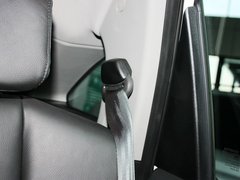 爱腾 2011款 2.0T 自动 四驱豪华导航版 5座