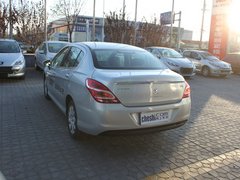 东风标致  308 2.0L AT 车辆左后45度视角