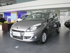 雷诺 风景 2.0 CVT 车辆左前45度视角