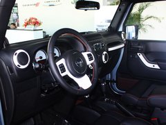 Jeep吉普  撒哈拉 3.6 AT 中控台左侧