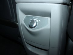 驰鹏 2011款 3.6L 自动 基本型 7座