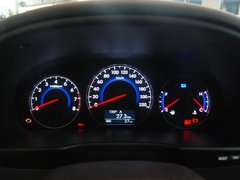 现代(进口)  新胜达 2.4 AT 方向盘后方仪表盘