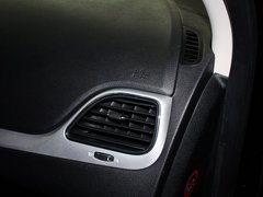 菲跃 2012款 2.4L 自动 舒适版 5座