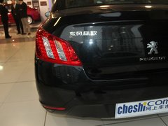 东风标致  标致508 2.0 AT 车辆左后大灯正视角