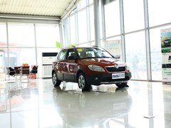 斯柯达  晶锐Scout 1.6 AT 车辆右侧45度角