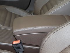 大众(进口)  迈腾旅行版 2.0TSI 前排座椅中央中间
