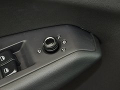 奥迪Q5 2012款 2.0TSI 动感型 5座