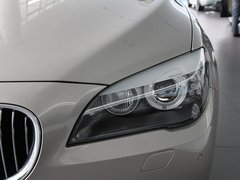 宝马(进口)  730Li 车辆左前大灯正视图