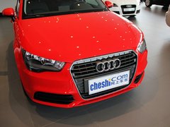 奥迪(进口) A1 30TFSI 1.4T 车辆车头部分特写