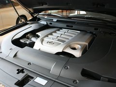 雷克萨斯  570 5.7 自动 发动机主体特写