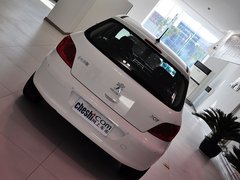 标致307 2012款 1.6L 手动 两厢 豪华版