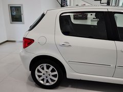 标致307 2012款 1.6L 手动 两厢 豪华版