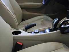 华晨宝马  X1 xDrive20i 2.0T AT 前排座椅中央中间