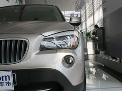 华晨宝马  X1 xDrive28i 2.0T AT 车辆左前大灯正视图