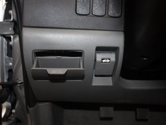 风行汽车  菱智 1.6L MT 方向盘左后仪表台