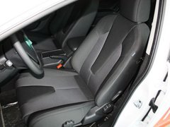 MG  1.5L 手动 驾驶席座椅前45度视图