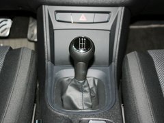 MG  MG5 1.5 MT 挂档把手特写