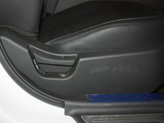 东风悦达起亚  K5 2.0 Premium AT 副驾驶席坐垫侧面特写
