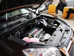 一汽丰田  RAV4 2.0L AT 前发动机底部特写